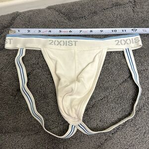 Used men’s 2Xist white jock small